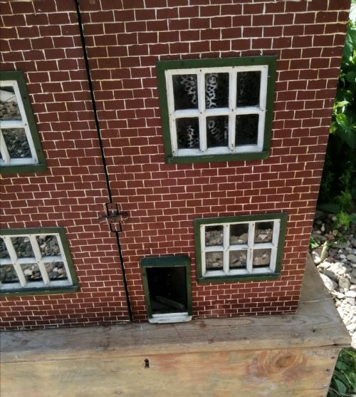 ANTIQUE DOLLS HOUSE AND CONTENTS - ADDITIONAL PHOTO 3