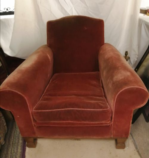 a victorian plush velvet club arm chair - CATEGORY: ANTIQUE CHAIRS - DATED VICTORIAN