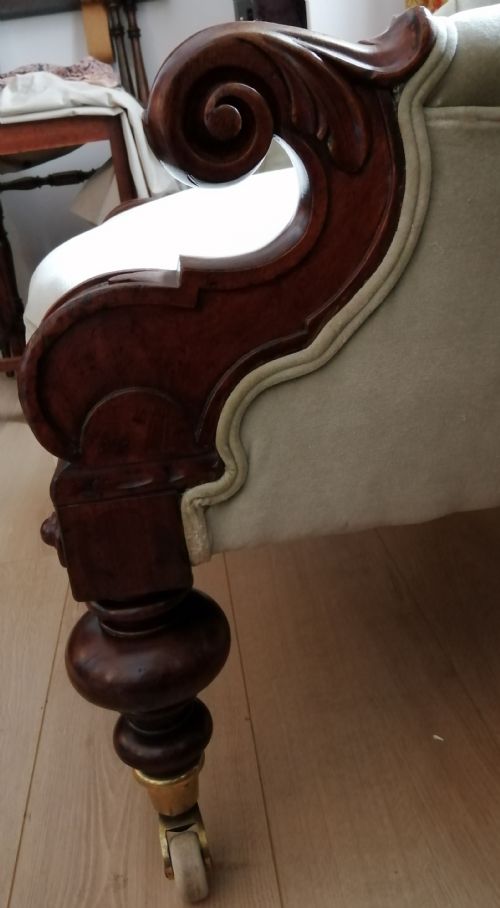 A VICTORIAN LIBRARY ARMCHAIR - ADDITIONAL PHOTO 3