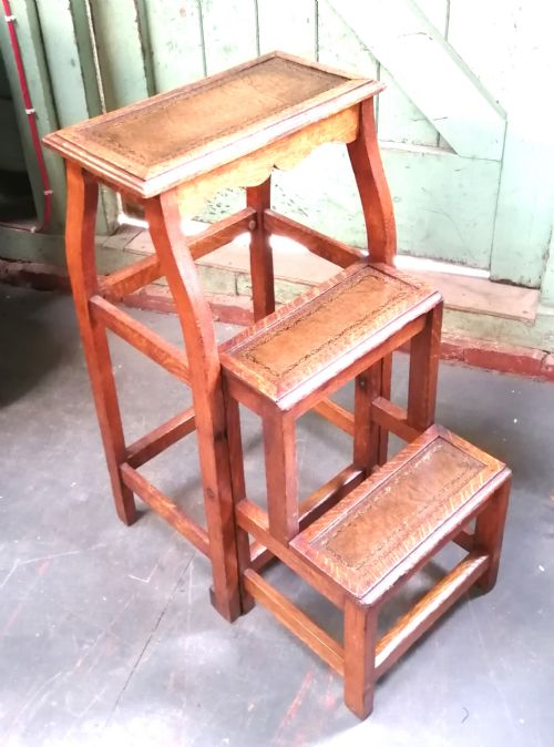 antique oak folding library steps - CATEGORY: ANTIQUE MISCELLANEOUS - DATED 1890