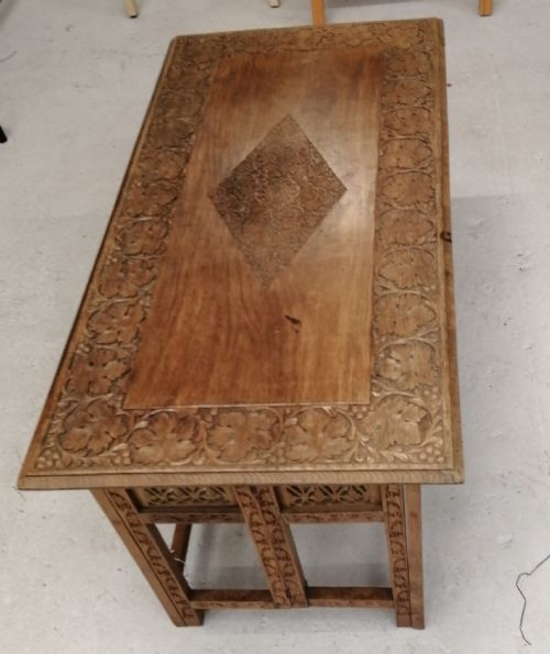 AN INDIAN HARDWOOD TEACOFFEE TABLE - ADDITIONAL PHOTO 4