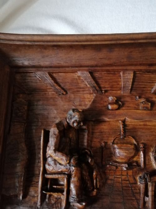AN ATTRACTIVE FRENCH WALL PLAQUE - ADDITIONAL PHOTO 2