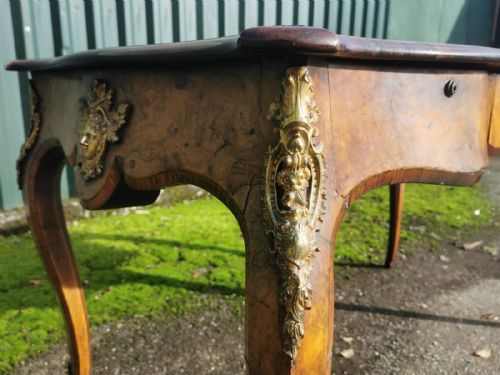 VICTORIAN BURR WALNUT 3 DRAWER LIBRARY TABLE BY MORDANT AND SONS LONDON - ADDITIONAL PHOTO 5