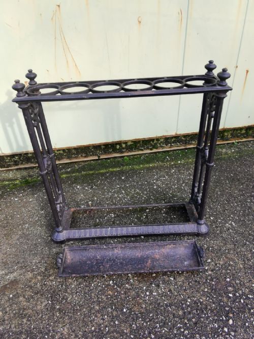 A VICTORIAN ART'S AND CRAFTS CAST IRON 6 SECTION STICK AND UMBRELLA STAND - ADDITIONAL PHOTO 6