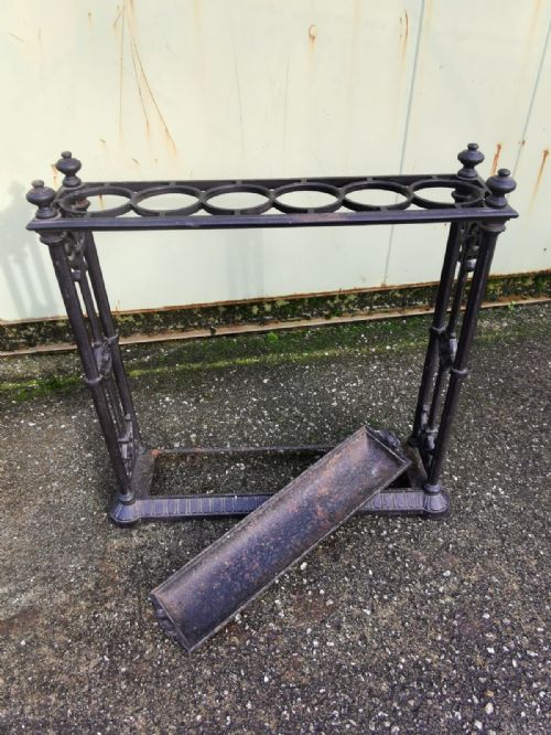 A VICTORIAN ART'S AND CRAFTS CAST IRON 6 SECTION STICK AND UMBRELLA STAND - ADDITIONAL PHOTO 7