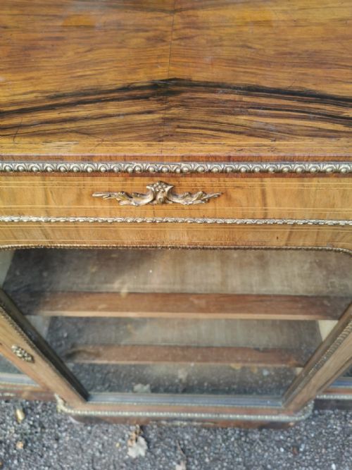 A FINE VICTORIAN WALNUT SIDE CABINETCREDENZA - ADDITIONAL PHOTO 2