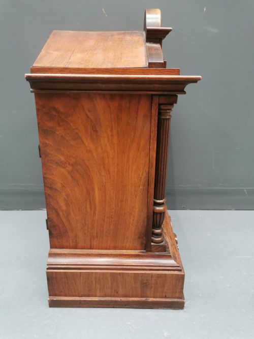 ANTIQUE GERMAN WALNUT BRACKET CLOCK - ADDITIONAL PHOTO 4