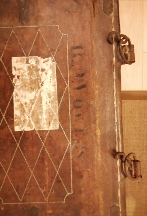 A RARE ANGLO INDIAN STITCHED LEATHER TRAVELING TRUNK - ADDITIONAL PHOTO 4