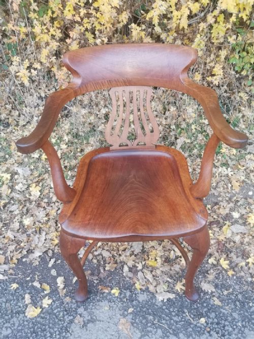 attractive victorian walnut officedesk chair - CATEGORY: ANTIQUE CHAIRS - DATED 19TH CENTURY