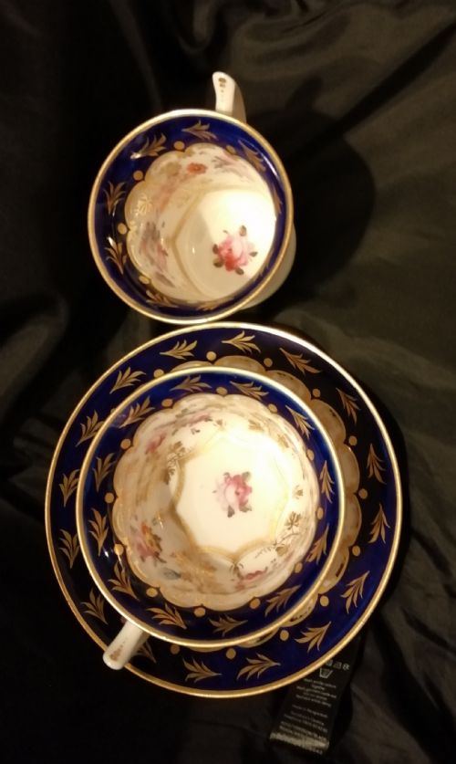 ANTIQUE CABINET SET 2 CUPS 1 SAUCER - ADDITIONAL PHOTO 3