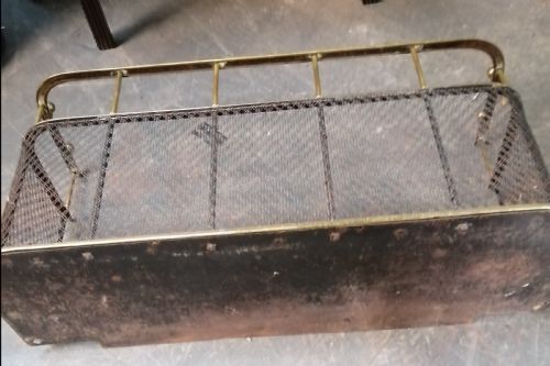 AN ATTRACTIVE BRASS AND MESH SPARK FENDER - ADDITIONAL PHOTO 4