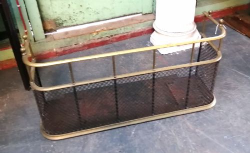 AN ATTRACTIVE BRASS AND MESH SPARK FENDER - ADDITIONAL PHOTO 7