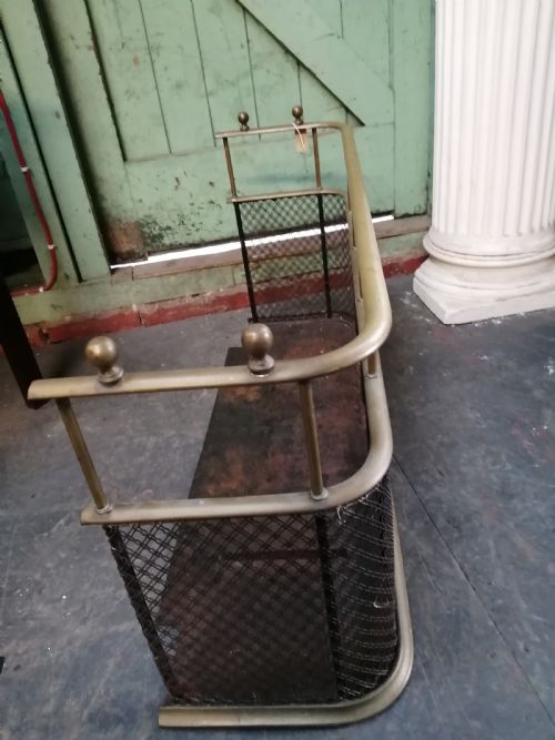 AN ATTRACTIVE BRASS AND MESH SPARK FENDER - ADDITIONAL PHOTO 13