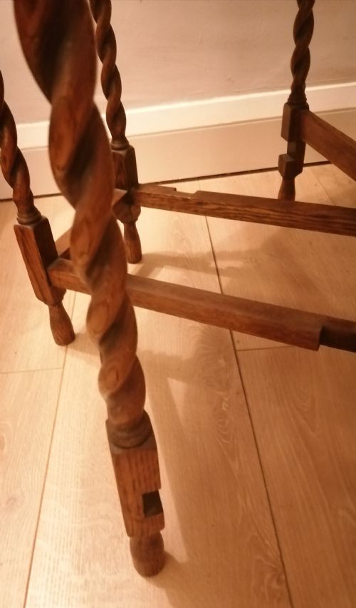 AN ANTIQUE GOLDEN OAK BABY GATELEG OCCASIONAL TABLE - ADDITIONAL PHOTO 7