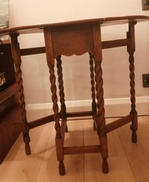 AN ANTIQUE GOLDEN OAK BABY GATELEG OCCASIONAL TABLE - ADDITIONAL PHOTO 11