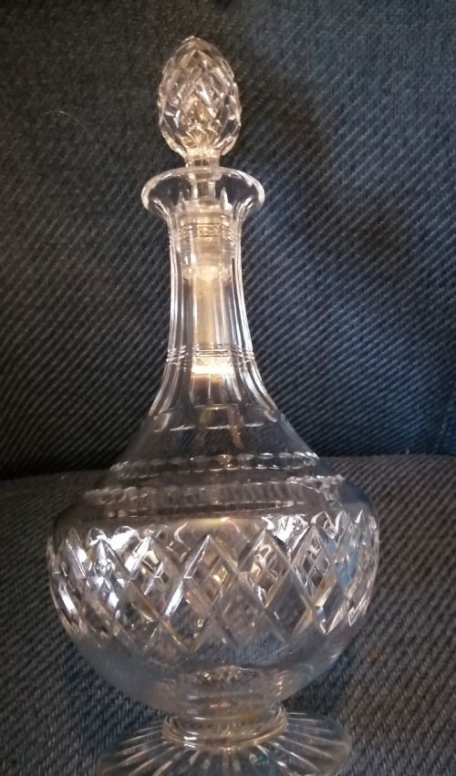 AN ANTIQUE CUT GLASS PEDESTAL DECANTER - ADDITIONAL PHOTO 2