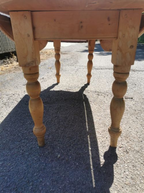LARGE ANTIQUE PINE DINING TABLE WITH DROP LEAFS - ADDITIONAL PHOTO 4