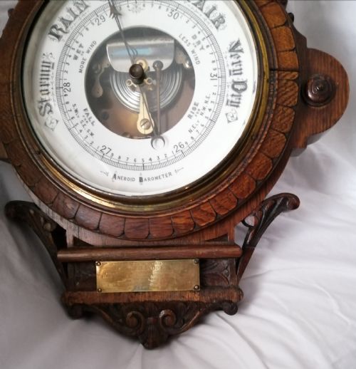 IMPRESSIVE EDWARDIAN CARVED OAK ANDROID BAROMETER - ADDITIONAL PHOTO 1