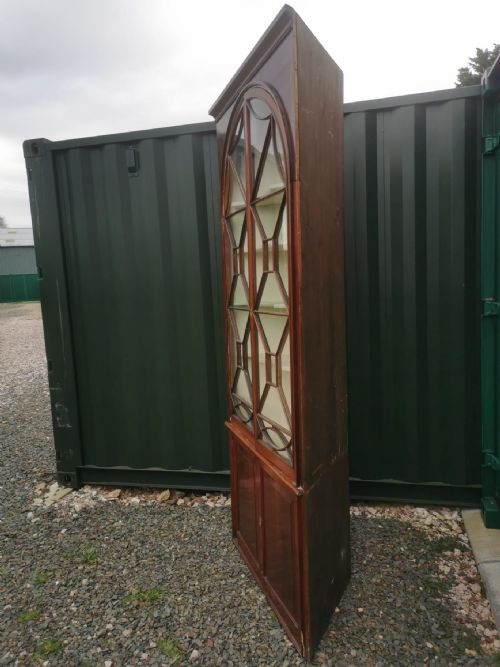 IMPRESIVE ANTIQUE GEORGE 111 COUNTRY HOUSE CORNER DISPLAY CABINET IN MAHOGANY - ADDITIONAL PHOTO 2