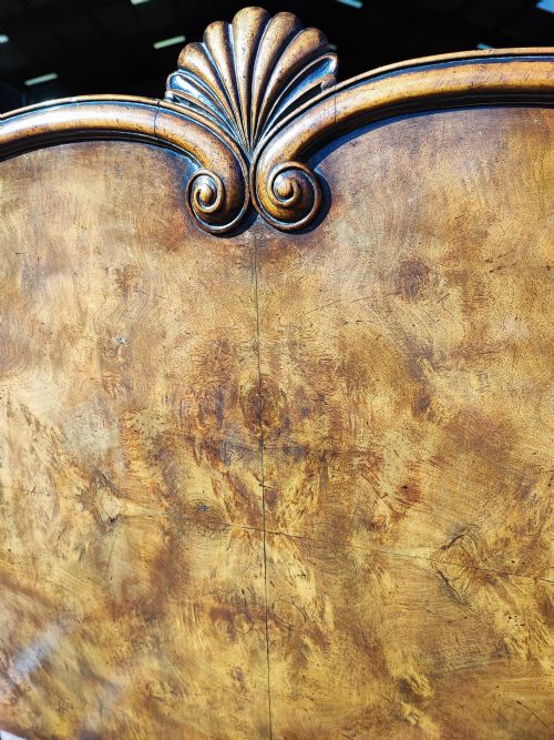 QUALITY PAIR OF QUEEN ANNE STYLE WALNUT SINGLE BEDS - ADDITIONAL PHOTO 2