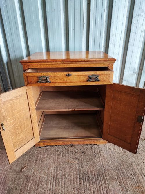 GOLDEN OAK VICTORIAN 2 DOOR CABINETCUPBOARD - ADDITIONAL PHOTO 1