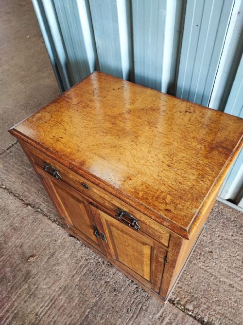 GOLDEN OAK VICTORIAN 2 DOOR CABINETCUPBOARD - ADDITIONAL PHOTO 2