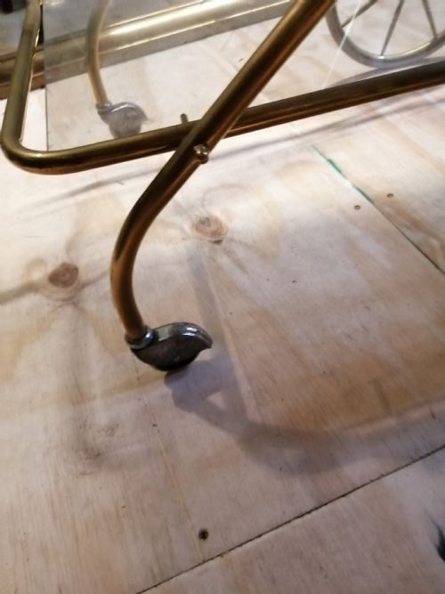 1930S BRASS AND WALNUT DRINKS OR TEA TROLLEY - ADDITIONAL PHOTO 2