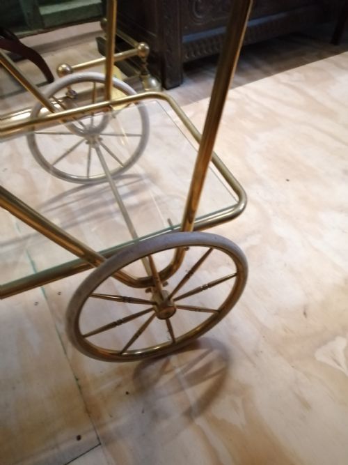 1930S BRASS AND WALNUT DRINKS OR TEA TROLLEY - ADDITIONAL PHOTO 3
