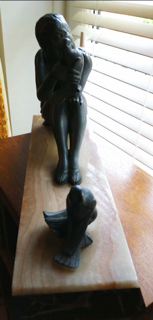 FRENCH ART DECO MARBLE ONYX AND COLD PAINTED SPELTER FIGURE OF GIRL WITH DOVES - ADDITIONAL PHOTO 12