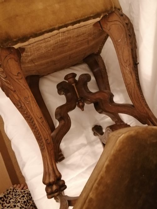 AN ANTIQUE PAIR OF FRENCH CARVED WALNUT STOOLS - ADDITIONAL PHOTO 3