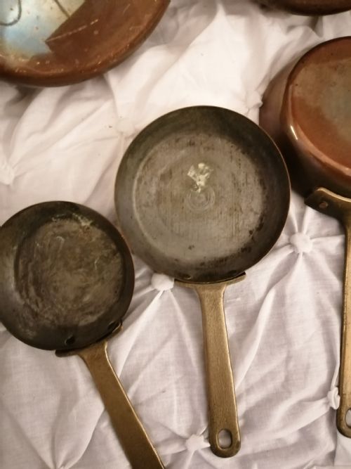 SET OF FRENCH COPPER AND BRASS PANS - ADDITIONAL PHOTO 3