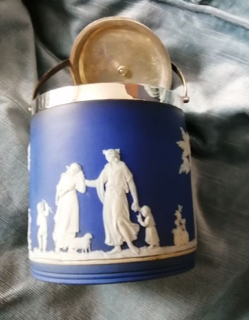 EDWARDIAN WEDGWOOD JASPER WARE BISCUIT BARREL - ADDITIONAL PHOTO 2