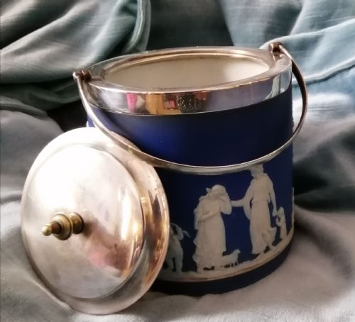 EDWARDIAN WEDGWOOD JASPER WARE BISCUIT BARREL - ADDITIONAL PHOTO 5