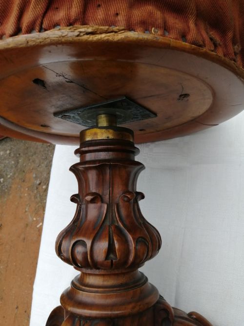 A VICTORIAN CARVED WALNUT REVOLVING PIANO STOOL - ADDITIONAL PHOTO 2