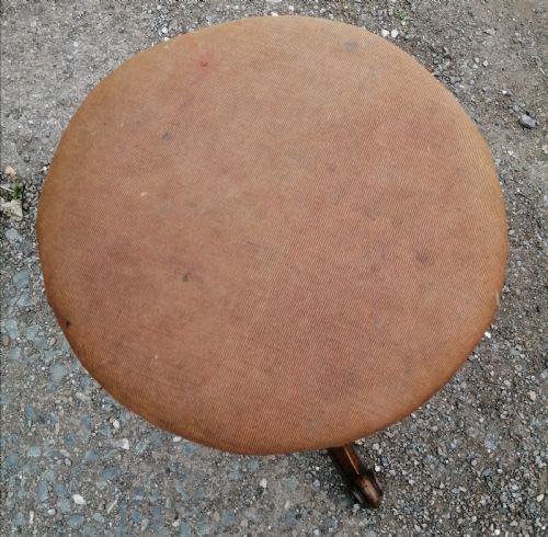 A VICTORIAN CARVED WALNUT REVOLVING PIANO STOOL - ADDITIONAL PHOTO 4