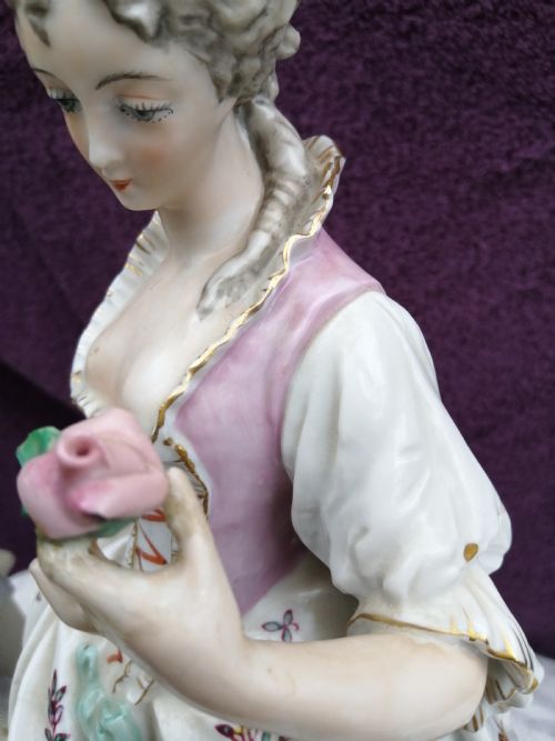 AN ANTIQUE PAIR OF LARGE CONTINENTAL PORCELAIN FIGURINES - ADDITIONAL PHOTO 13
