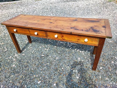 A VICTORIAN PINE KITCHEN TABLE - ADDITIONAL PHOTO 2