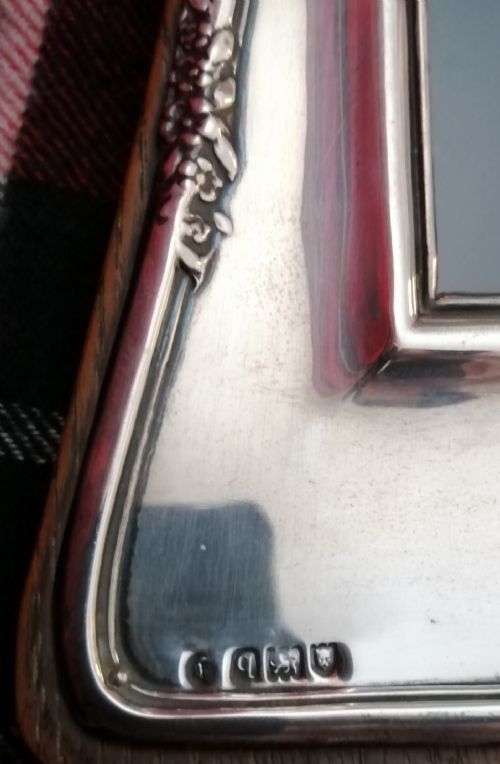 A GOOD PAIR OF EDWARDIAN SILVER HALLMARKED FRAMES - ADDITIONAL PHOTO 1