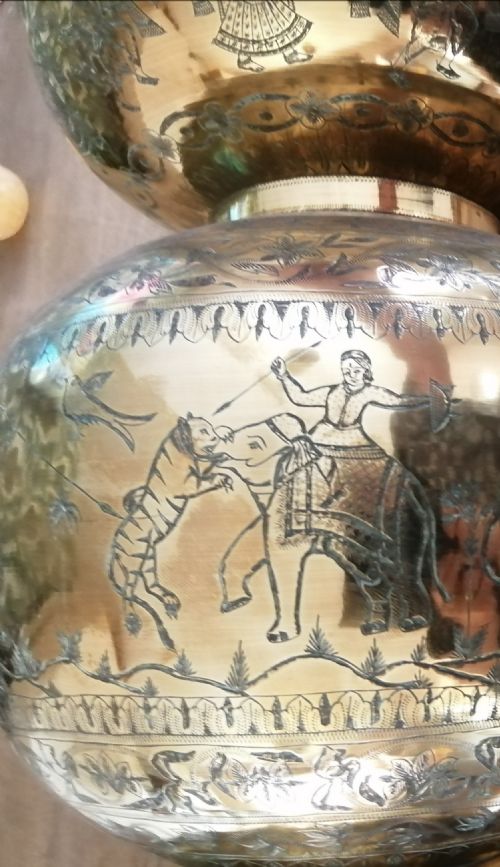 ANTIQUE INDIAN FINELY ENGRAVED HOLY WATER CARRIER - ADDITIONAL PHOTO 5