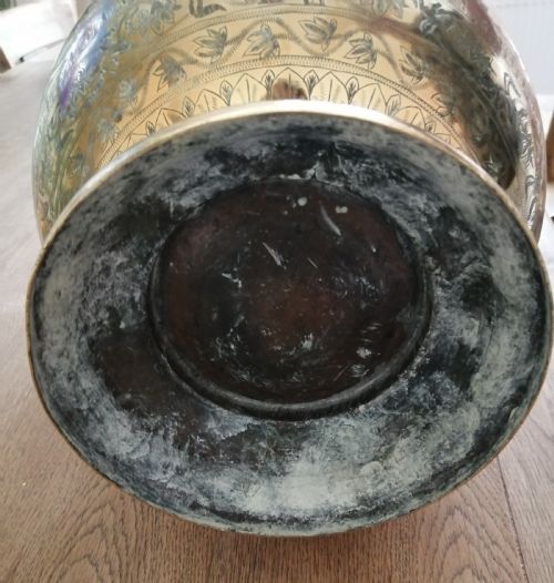 ANTIQUE INDIAN FINELY ENGRAVED HOLY WATER CARRIER - ADDITIONAL PHOTO 11