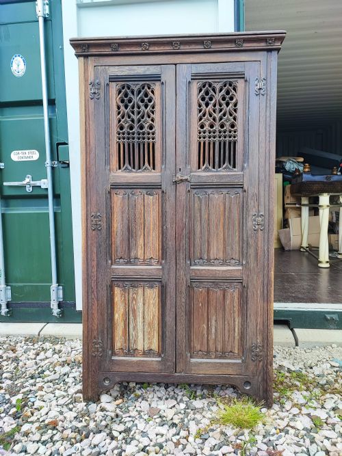 gothic style edwardian oak cupboard - CATEGORY: ANTIQUE CUPBOARDS - DATED EDWARDIAN