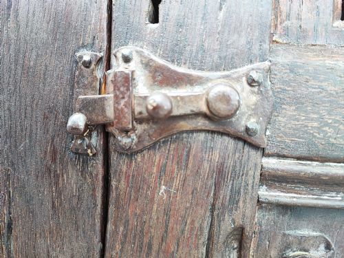 GOTHIC STYLE EDWARDIAN OAK CUPBOARD - ADDITIONAL PHOTO 1