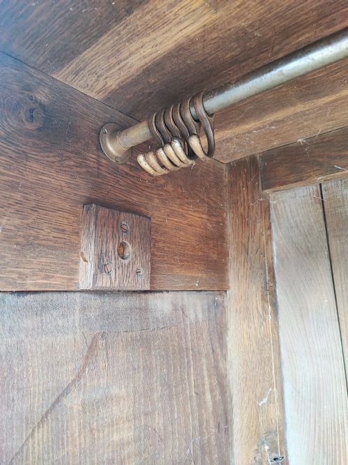 GOTHIC STYLE EDWARDIAN OAK CUPBOARD - ADDITIONAL PHOTO 5