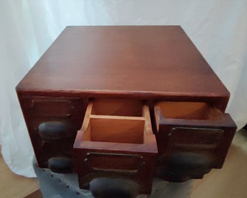 AN ANTIQUE OAK 6 DRAWER FILE CABINET - ADDITIONAL PHOTO 4