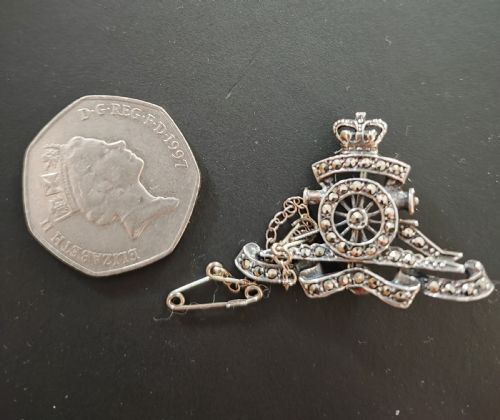 MILITARY REGIMENTS BROOCH HALLMARKED SILVER WITH MARQUISATE DECOR TO FRONT - ADDITIONAL PHOTO 1