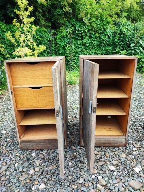 A PAIR OF LARGE LIMED OAK BEDSIDE CABINETS - ADDITIONAL PHOTO 3