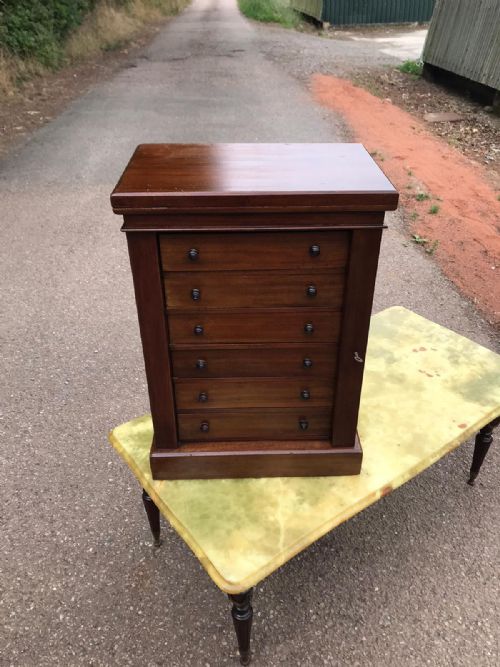 VICTORIAN MAHOGANY SMALL WELLINGTON CHEST - ADDITIONAL PHOTO 2