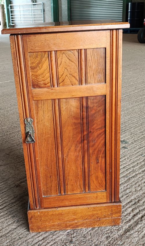 an edwardian walnut bedside cabinet - CATEGORY: ANTIQUE CUPBOARDS - DATED EDWARDIAN