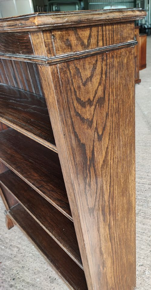 AN EDWARDIAN SOLID OAK OPEN BOOKCASE - ADDITIONAL PHOTO 4