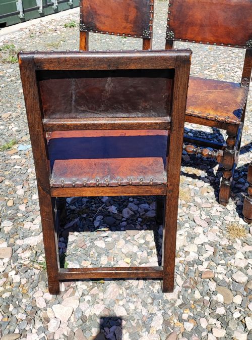 ANTIQUE SET OF 8 OAK UPHOLSTERED LEATHER CHAIRS IN THE CROMWELLIAN STYLE - ADDITIONAL PHOTO 5